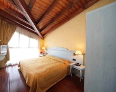 Khách sạn Hotel Residence Montelago (Ternate, Ý)