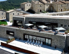 Hotel Borgotufi Albergo Diffuso (Castel del Giudice, Italy)
