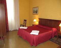 Hotel Stefania Rooms (Florence, Italy)