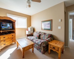 Hotel Double Suite With Separate Living Room (Fernie, Kanada)