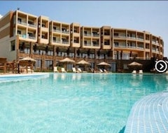 Evia Hotel & Suites (Marmari, Greece)