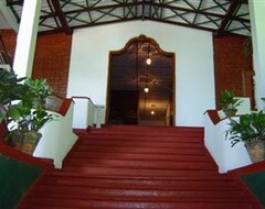 Resort/Odmaralište Hotel Centauria Lake Resort (Embilipitiya, Šri Lanka)