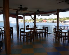 Khách sạn Hotel Oasis Over the Sea (Bocas del Toro, Panama)