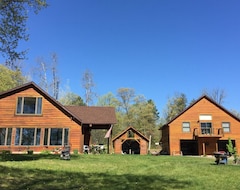 Entire House / Apartment Private Lake Home Property. Peace, Quiet & Adventure Near Spooner, Wisconsin (Spooner, USA)