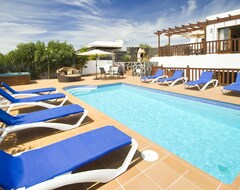 Koko talo/asunto Very Popular 4 Bedroom Villa.private Pool ,hot Tub,complimentary Wifi And Aircon (Yaiza, Espanja)