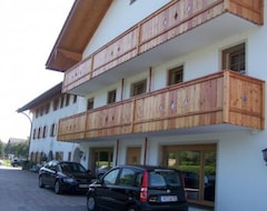 Khách sạn Happinger Hof (Rosenheim, Đức)