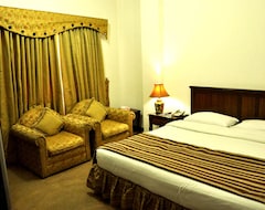 Hotel Emaraat (Peshawar, Pakistan)