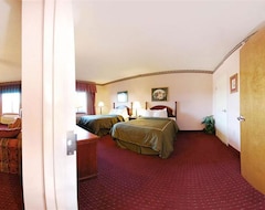 Hotel Comfort Suites Inn at Ridgewood Farm (Salem, USA)