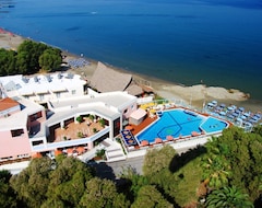 Ilianthos Village premium beachfront hotel-apartments (La Canea, Grecia)