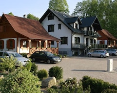 Otel Zajazd Nad Stawem (Zukowo, Polonya)