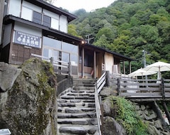 Pansiyon Azumaya Ryokan (Yonezawa, Japonya)