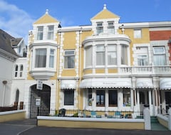 The Wilton Hotel (Blackpool, Birleşik Krallık)