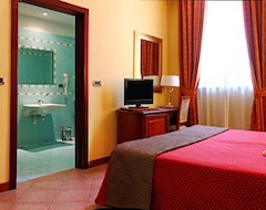 Le Cheminee Business Hotel (Naples, Italy)