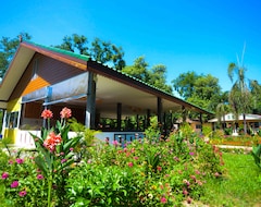 Khách sạn Country Lake Nature Lodge (Uthai Thani, Thái Lan)