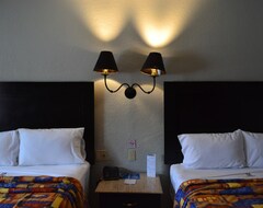 Khách sạn Hotel María Isabel (Colima, Mexico)