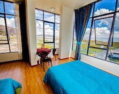 Hotel Yacht Lago Titicaca (Puno, Peru)