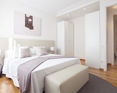 Hotel You Stylish Business Apartments (Barcelona, Spain)