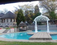 Hotel Beverly Hills Lodge (Glenferness, South Africa)