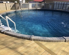 Entire House / Apartment Beautiful Secluded Escape With Pool, Hot Tub And Jacuzzi Perfect For A Getaway ! (Greensboro, USA)