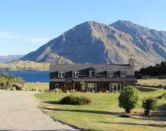 Toàn bộ căn nhà/căn hộ Buchanan Lodge - Lake Wanaka Waterfront Luxury (Wanaka, New Zealand)