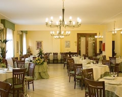 Khách sạn Hotel Olga (Arzano, Ý)
