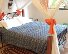 Otel Outpost Lodge (Arusha, Tanzanya)