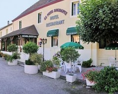 Hotel Logis Au Puits Enchanté (Saint-Martin-en-Bresse, France)