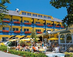 Hotel Seewirt (St. Kanzian am Klopeiner See, Austria)