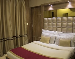 Hotel 2222, Hardhyan Singh Road, Karol Bagh, Near Gurudwara Temple Gurudwara Road, New Delhi-110005 (New Delhi, Indija)