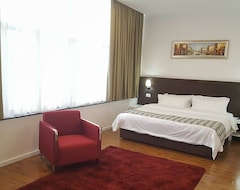 Hotel Havana (Shkodër, Albania)