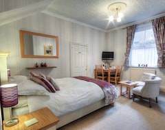 Bed & Breakfast Brooklands Lodge (Sale, Storbritannien)