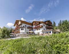 Khách sạn Hotel Kompatscherhof (Lüsen, Ý)