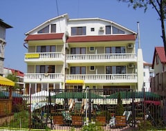 Khách sạn Hotel Roxy & Maryo- Restaurant -Terasa- Loc de joaca pentru copii -Parcare gratuita (Eforie Nord, Romania)
