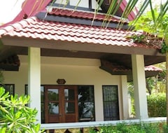 Khách sạn Holiday Villa (Saladan, Thái Lan)