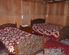 Hotel Amina Group Of Houseboats (Srinagar, India)