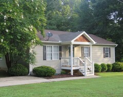Toàn bộ căn nhà/căn hộ The Autry House, 3b/2b Furnished Monthly Rental In Historic Norcross (Norcross, Hoa Kỳ)