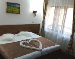 Khách sạn Hotel Class (Brezoi, Romania)