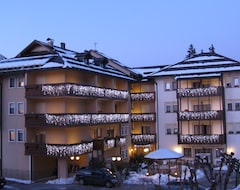 Hotel Select (Andalo, Italy)