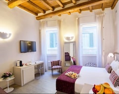 Hotel Trevi Palace Luxury Inn (Rome, Italy)