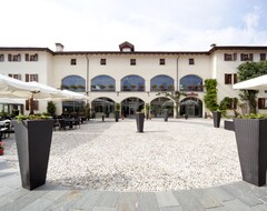 Khách sạn Hotel della Cascina Canova (Uggiate-Trevano, Ý)