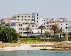 St. George Gardens Hotel Suites (Pafos, Cipar)