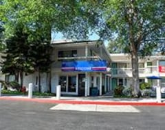 Khách sạn Motel 6-Oakland, Ca - Embarcadero (Oakland, Hoa Kỳ)