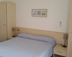 Hotel Pensione Ornella Lignano (Lignano Sabbiadoro, İtalya)