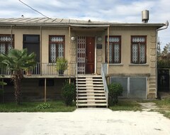 Koko talo/asunto Apartment Lali Kostava 14 (Zugdidi, Georgia)