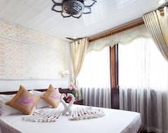 Hotel Lavender Elegance Cruises (Ha Long, Vietnam)
