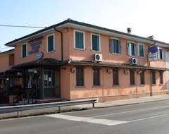 Otel Albergo Isonzo (Gorizia, İtalya)
