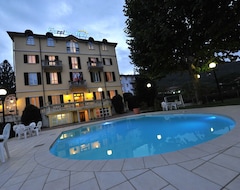 Khách sạn Hotel Caroline (Brusimpiano, Ý)
