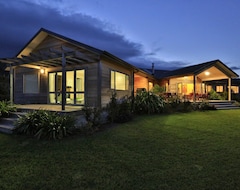 Hotel Kaimai Country Bed and Breakfast (Katikati, New Zealand)