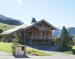 Hotel Luxurious and cozy wooden chalet with wellness center near the Alpe d'Heuz (L´Alpe d´Huez, France)