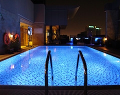 Otel Best Western Plus Pearl Creek (Dubai, Birleşik Arap Emirlikleri)